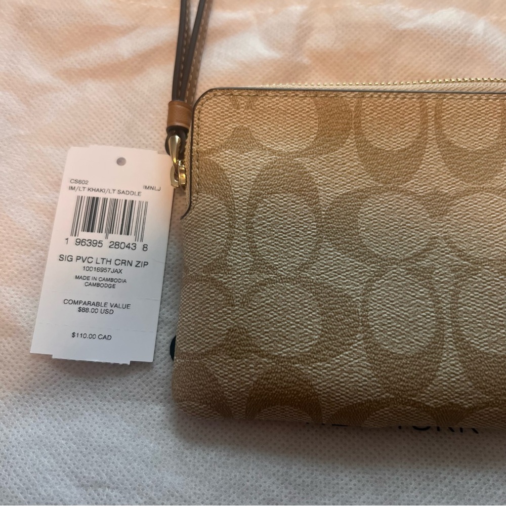 Coach Wristlet with Gold Zipper - Picture 6 of 6